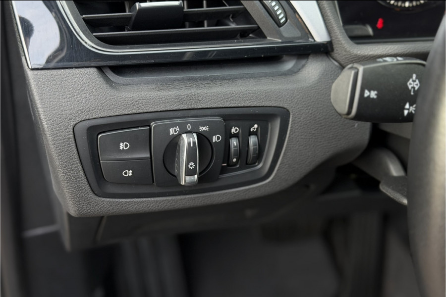 BMW X1 xDrive25e | Head-Up | Trekhaak | Leder | Camera | Stoelverwarming
