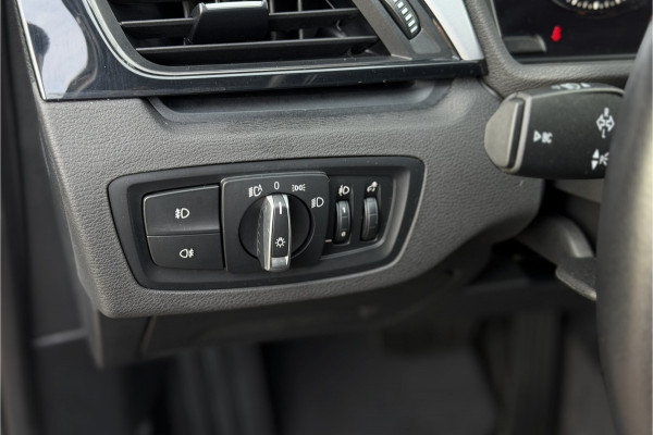 BMW X1 xDrive25e | Head-Up | Trekhaak | Leder | Camera | Stoelverwarming