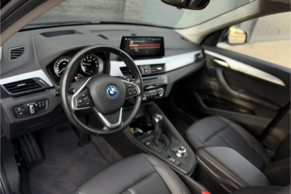 BMW X1 xDrive25e | Head-Up | Trekhaak | Leder | Camera | Stoelverwarming