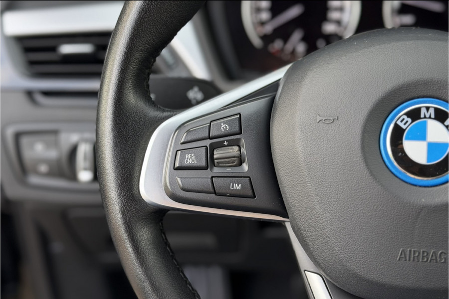 BMW X1 xDrive25e | Head-Up | Trekhaak | Leder | Camera | Stoelverwarming