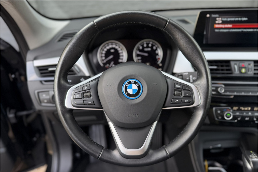 BMW X1 xDrive25e | Head-Up | Trekhaak | Leder | Camera | Stoelverwarming