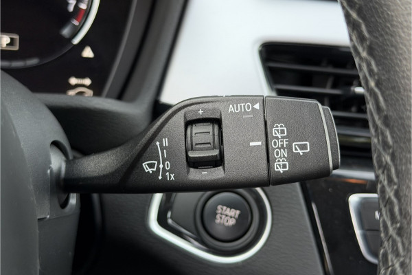 BMW X1 xDrive25e | Head-Up | Trekhaak | Leder | Camera | Stoelverwarming