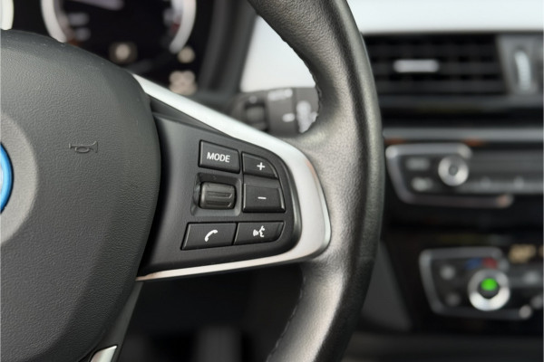 BMW X1 xDrive25e | Head-Up | Trekhaak | Leder | Camera | Stoelverwarming