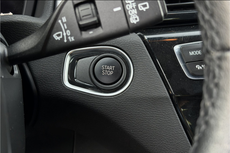 BMW X1 xDrive25e | Head-Up | Trekhaak | Leder | Camera | Stoelverwarming