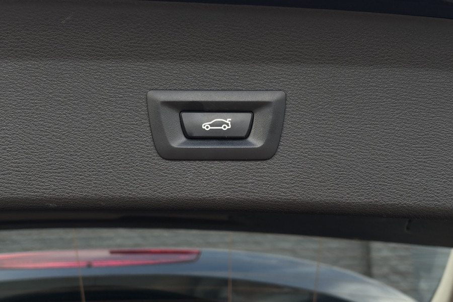 BMW X1 xDrive25e | Head-Up | Trekhaak | Leder | Camera | Stoelverwarming