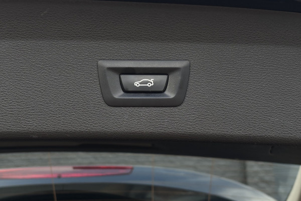 BMW X1 xDrive25e | Head-Up | Trekhaak | Leder | Camera | Stoelverwarming