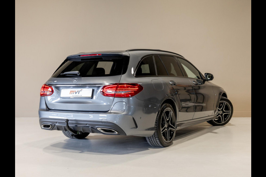 Mercedes-Benz C-Klasse Estate 300 e Business Solution AMG / 320pk / Panorama dak / Trekhaak / Multibeam /