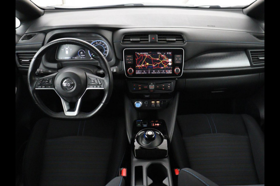 Nissan Leaf N-Connecta 40 kWh | SOH 94.3% | Stuur/stoel verwarming | Adaptive cruise | 360 camera | Dodehoek detectie | Full LED | Navigatie | Carplay |