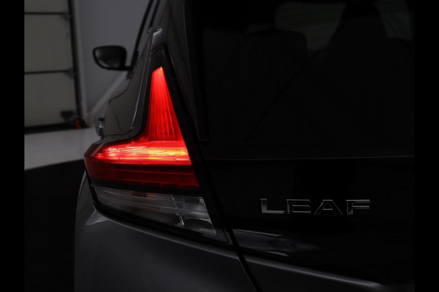 Nissan Leaf N-Connecta 40 kWh | SOH 94.3% | Stuur/stoel verwarming | Adaptive cruise | 360 camera | Dodehoek detectie | Full LED | Navigatie | Carplay |