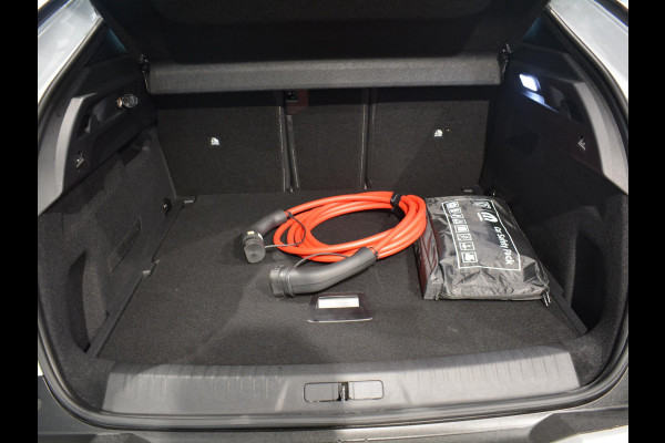 Peugeot E-3008 Allure Avantage 210 73 kWh | Camera | Stoelverwarming | 19 inch velgen