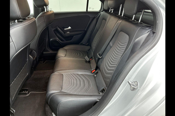 Mercedes-Benz A-Klasse 250 e Plug-In Hybrid CAMERA | 1/2 LEER | FULL-LED | NAVI