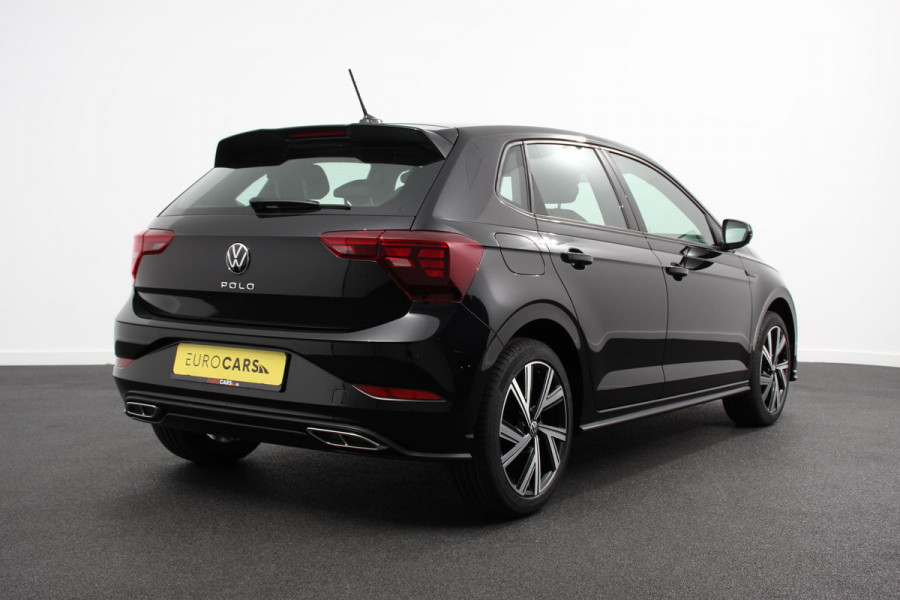Volkswagen Polo 1.0 TSI DSG R-Line Panorama dak Navigatie App Connect Climate Control Parkeer sensoren Camera Cruise control adaptive Lichtmetalen velgen
