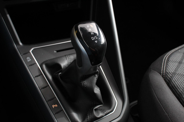 Volkswagen Polo 1.0 TSI DSG R-Line Panorama dak Navigatie App Connect Climate Control Parkeer sensoren Camera Cruise control adaptive Lichtmetalen velgen