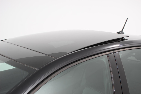 Volkswagen Polo 1.0 TSI DSG R-Line Panorama dak Navigatie App Connect Climate Control Parkeer sensoren Camera Cruise control adaptive Lichtmetalen velgen