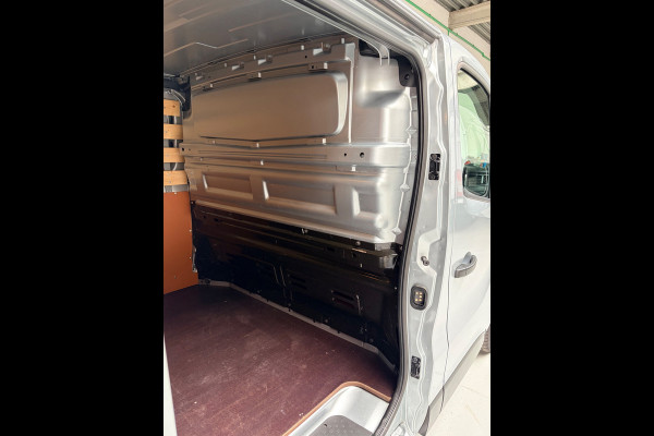 Renault Trafic 2.0 dCi 110pk euro6 T30 L2H1 Comfort 3Persoons, Airco, CruiseControl, Trekhaak, RIJKLAARPRIJS! NEDERLANDSE BUS!