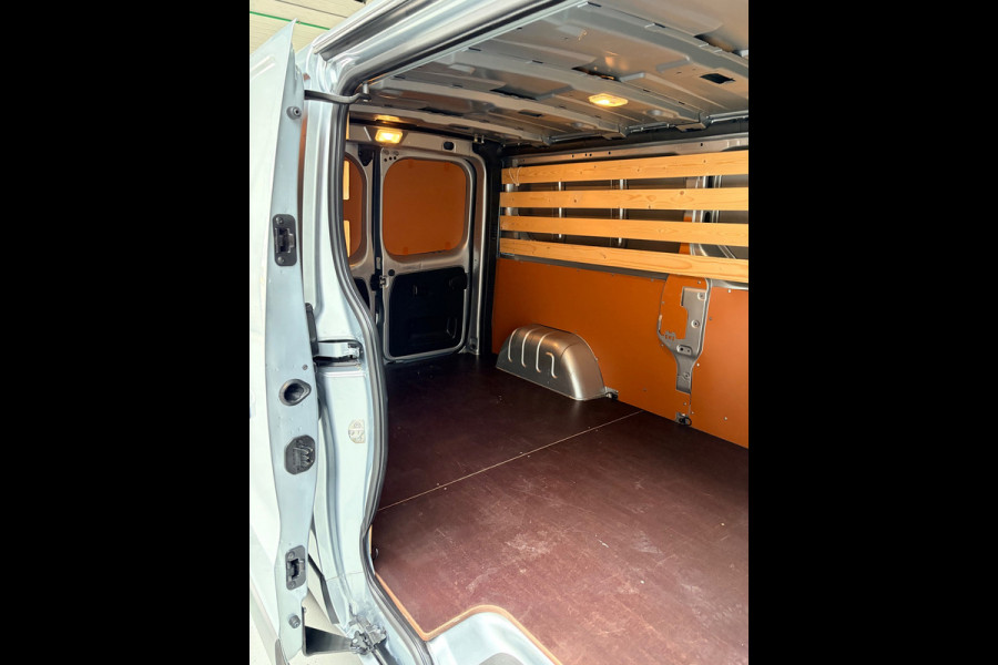 Renault Trafic 2.0 dCi 110pk euro6 T30 L2H1 Comfort 3Persoons, Airco, CruiseControl, Trekhaak, RIJKLAARPRIJS! NEDERLANDSE BUS!