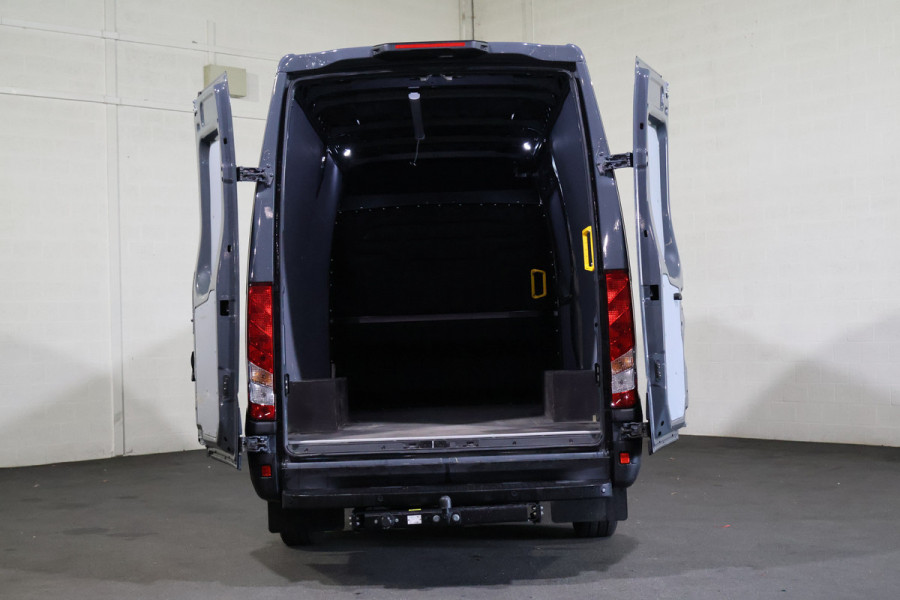 Iveco Daily 35S18 L2 H2 Automaat Airco Navigatie 3.5T Trekhaak