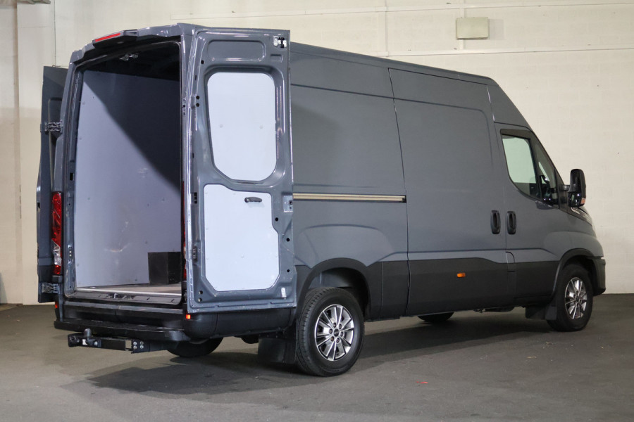 Iveco Daily 35S18 L2 H2 Automaat Airco Navigatie 3.5T Trekhaak