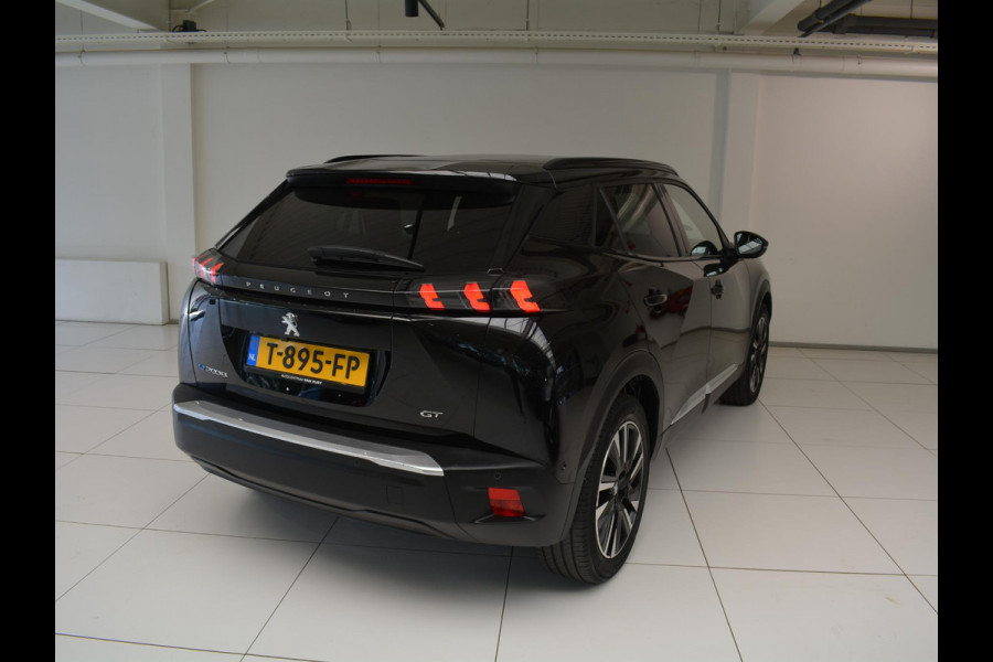 Peugeot e-2008 EV GT 50 kWh | Apple CarPlay / Android Auto | Keyless Entry | Parkeersensoren voor en achter |