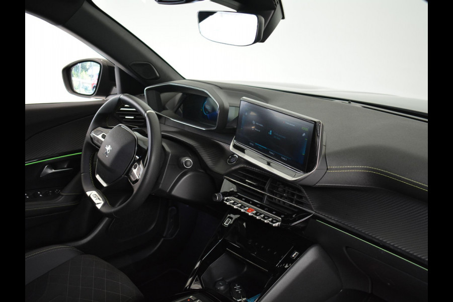 Peugeot e-2008 EV GT 50 kWh | Apple CarPlay / Android Auto | Keyless Entry | Parkeersensoren voor en achter |