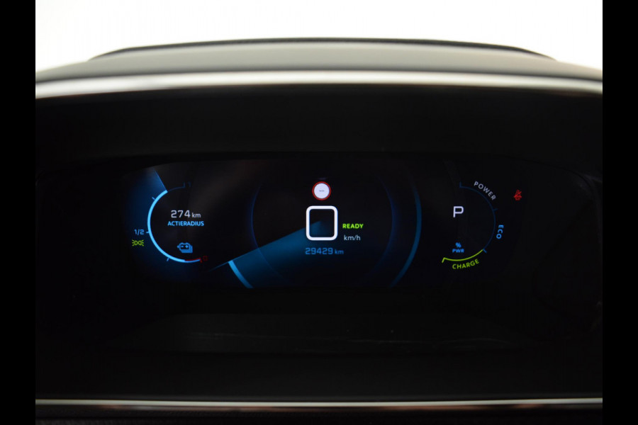 Peugeot e-2008 EV GT 50 kWh | Apple CarPlay / Android Auto | Keyless Entry | Parkeersensoren voor en achter |