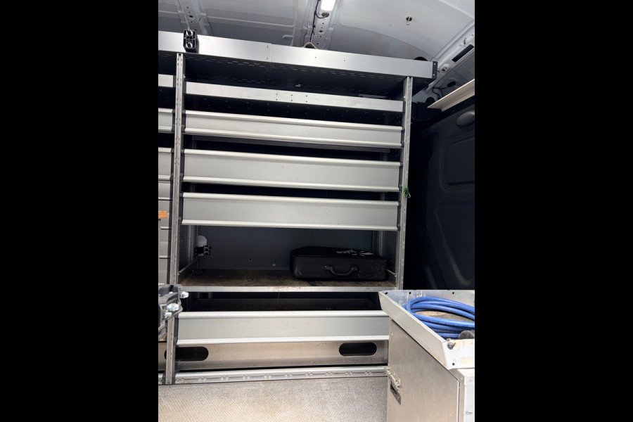 Ford E-Transit SERVICEWAGEN ELEKTRISCH AUTOMAAT 350 L2H3 Trend 68 kWh BOTT INRICHTING, V230 OMVORMER, RIJKLAARPRIJS!