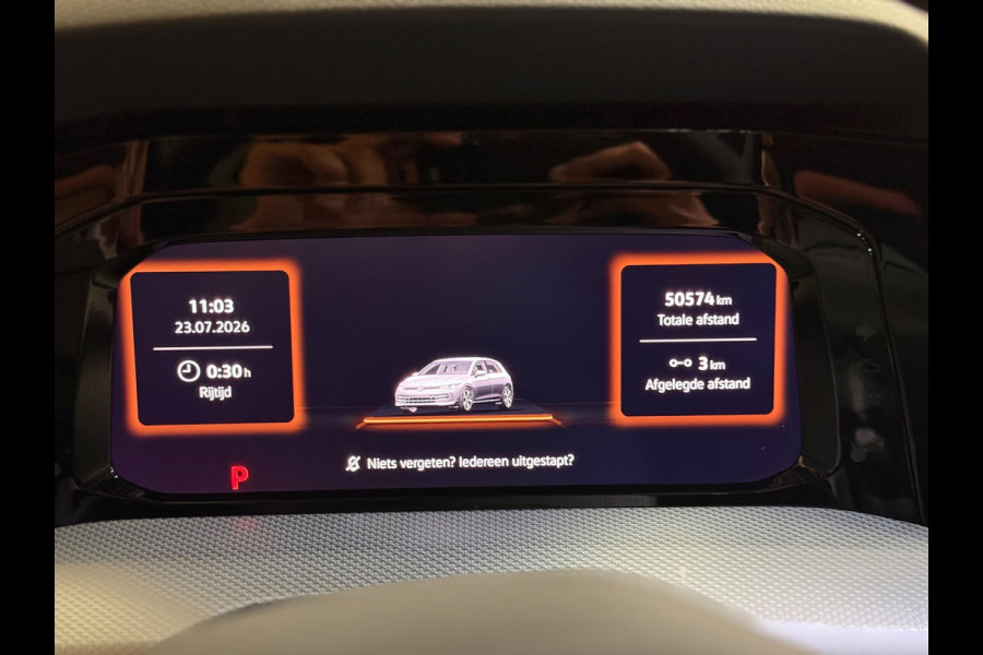 Volkswagen Golf 1.5 eTSI | Stoel/Stuurverwarming | Carplay | Sfeerverlichting | Led | Parkeersensoren