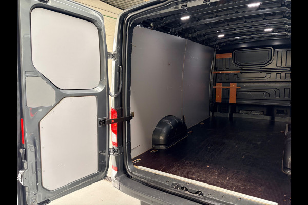 Volkswagen Crafter Automaat DSG 35 2.0 TDI 177pk euro6 L3H2 oude L2H1 Highline, Trekhaak 3000kg, RIJKLAARPRIJS Nederlandse Bus!
