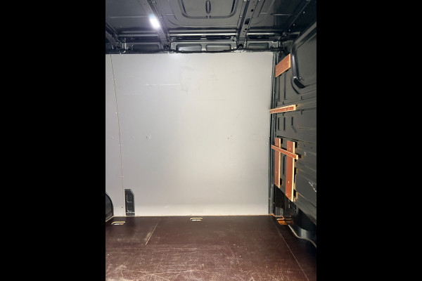 Volkswagen Crafter Automaat DSG 35 2.0 TDI 177pk euro6 L3H2 oude L2H1 Highline, Trekhaak 3000kg, RIJKLAARPRIJS Nederlandse Bus!