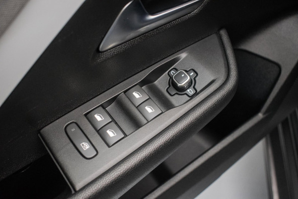 Opel Astra 1.2 Turbo Black Edition NL-auto [ Full LED Carplay 1e Eigenaar Keyless Start Digital Dashboard Parkeersensoren ]