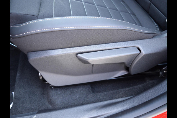 Citroën ë-C3 Max 113pk Comfort Range 44 kWh | VOORRAAD | STOELVERWARMING | VERWARMDE VOORRUIT | VERWARMD STUURWIEL | 17" LM VELGEN | NAVI | CLIMATE CONTROL |