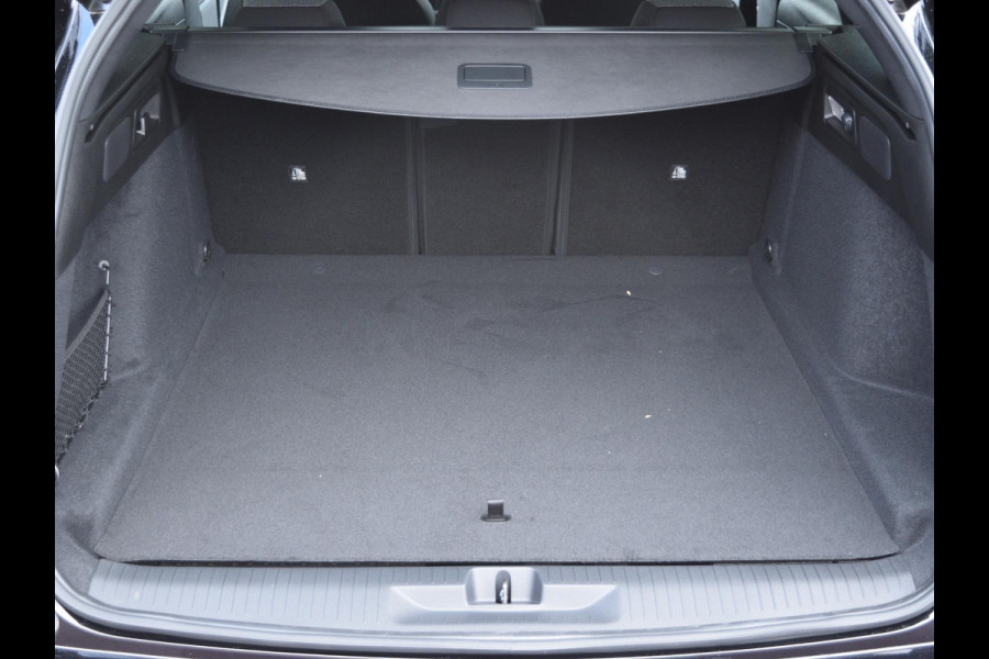 Opel Astra Electric 58 kWh Business Edition | AGR COMFORTSTOELEN | CLIMATE CONTROL | NAVI PRO | ADAPTVE CRUISE CONTROL | 18" LM VELGEN |