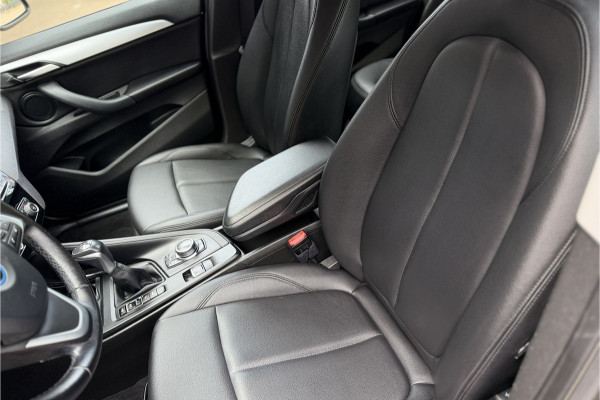 BMW X1 xDrive25e | Head-Up | Trekhaak | Leder | Camera | Elektrische Klep | 35X op voorraad