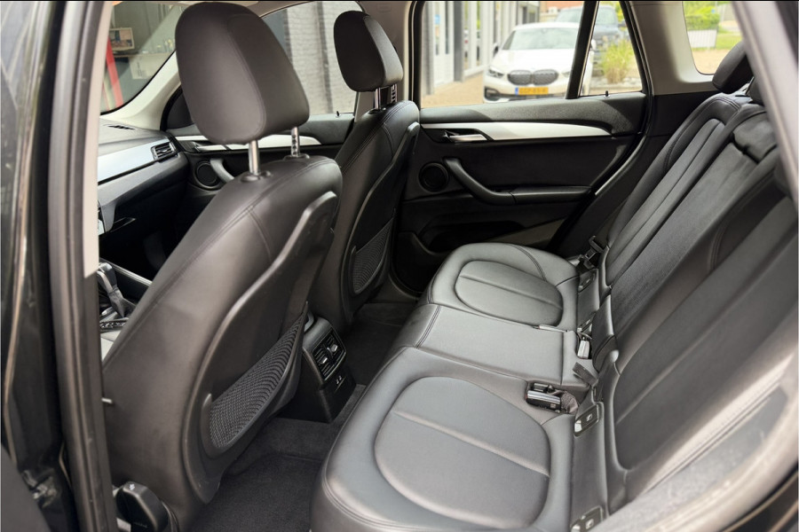 BMW X1 xDrive25e | Head-Up | Trekhaak | Leder | Camera | Elektrische Klep | 35X op voorraad
