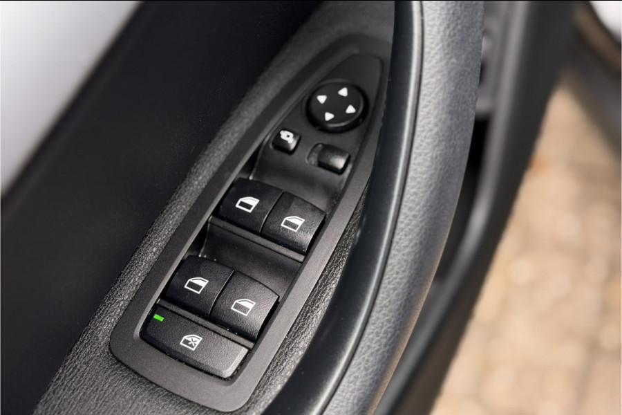 BMW X1 xDrive25e | Head-Up | Trekhaak | Leder | Camera | Elektrische Klep | 35X op voorraad