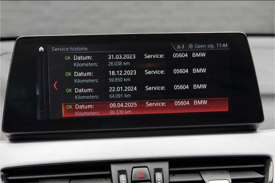 BMW X1 xDrive25e | Head-Up | Trekhaak | Leder | Camera | Elektrische Klep | 35X op voorraad