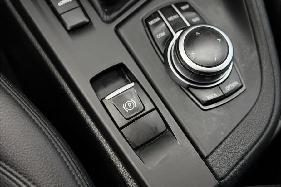 BMW X1 xDrive25e | Head-Up | Trekhaak | Leder | Camera | Elektrische Klep | 35X op voorraad