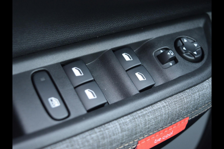 Citroën C3 Aircross 1.2 Hybrid 145pk Plus | 7 STOELEN | PARKEERSENSOREN MET CAMERA | CLIMATE CONTROL | WIT DAK | CARPLAY |