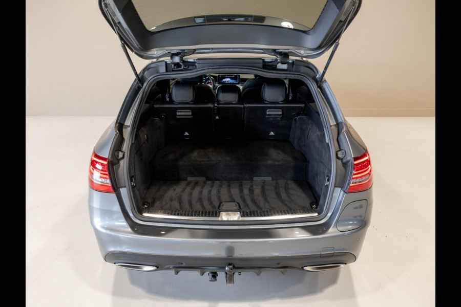 Mercedes-Benz C-Klasse Estate 300 e Business Solution AMG / 320pk / Panorama dak / Trekhaak / Multibeam /