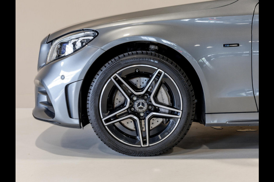 Mercedes-Benz C-Klasse Estate 300 e Business Solution AMG / 320pk / Panorama dak / Trekhaak / Multibeam /