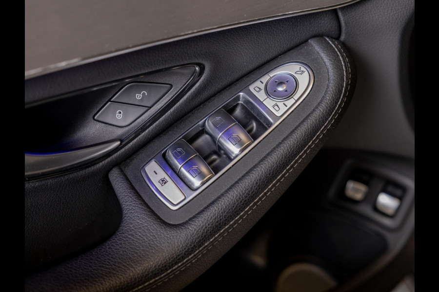 Mercedes-Benz C-Klasse Estate 300 e Business Solution AMG / 320pk / Panorama dak / Trekhaak / Multibeam /