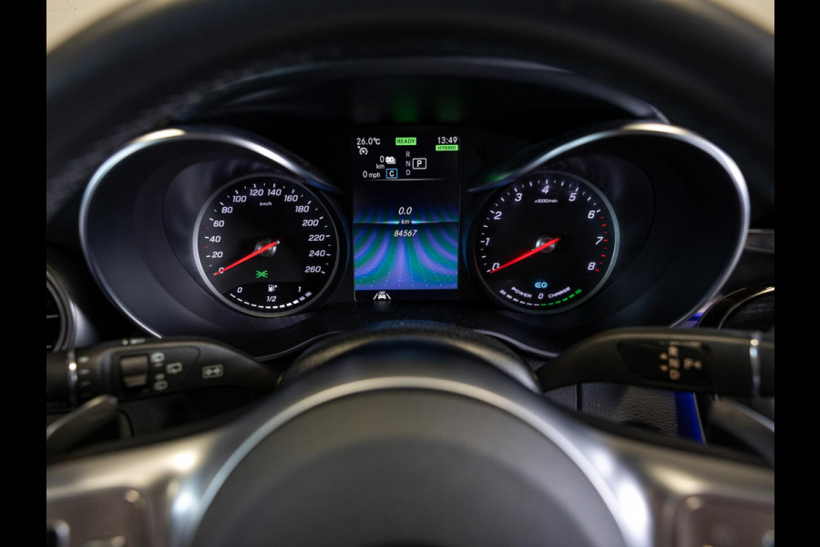 Mercedes-Benz C-Klasse Estate 300 e Business Solution AMG / 320pk / Panorama dak / Trekhaak / Multibeam /