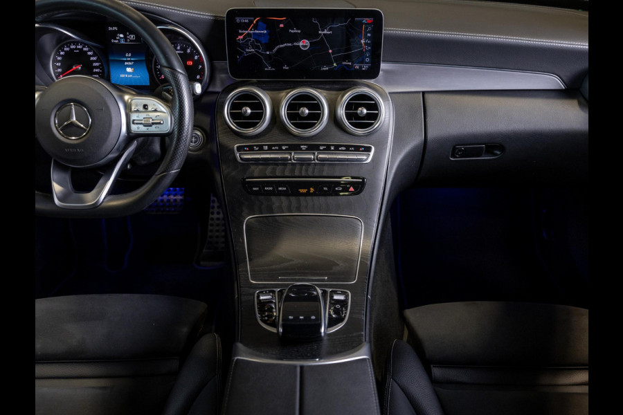 Mercedes-Benz C-Klasse Estate 300 e Business Solution AMG / 320pk / Panorama dak / Trekhaak / Multibeam /