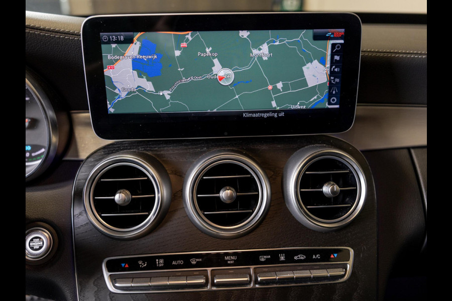 Mercedes-Benz C-Klasse Estate 300 e Business Solution AMG / 320pk / Panorama dak / Trekhaak / Multibeam /