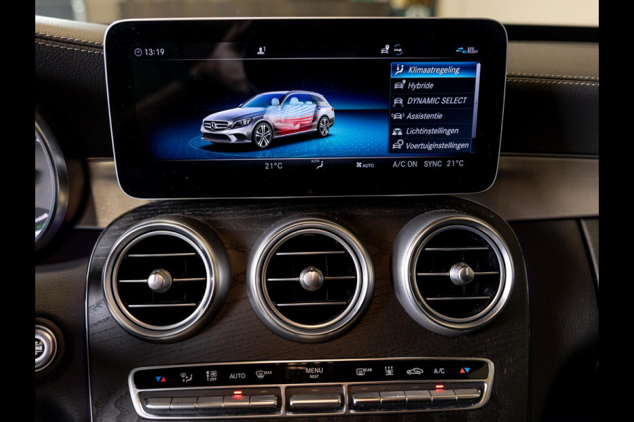 Mercedes-Benz C-Klasse Estate 300 e Business Solution AMG / 320pk / Panorama dak / Trekhaak / Multibeam /