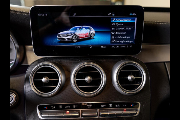 Mercedes-Benz C-Klasse Estate 300 e Business Solution AMG / 320pk / Panorama dak / Trekhaak / Multibeam /