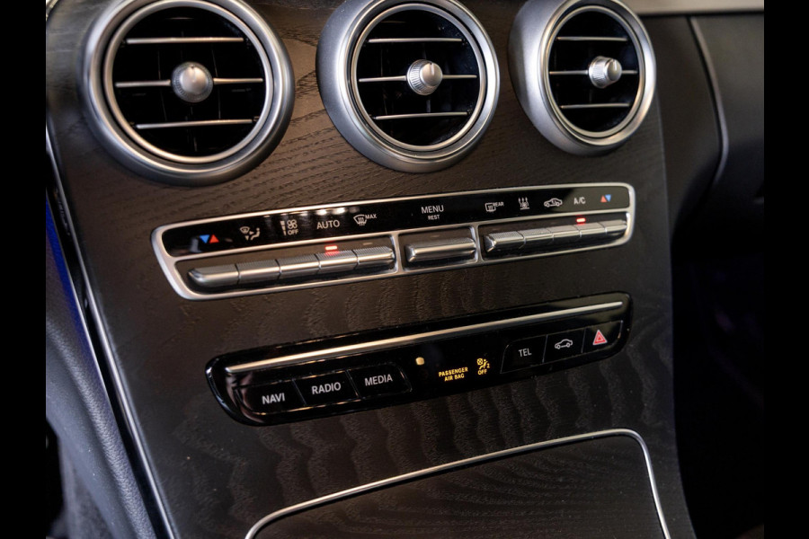 Mercedes-Benz C-Klasse Estate 300 e Business Solution AMG / 320pk / Panorama dak / Trekhaak / Multibeam /