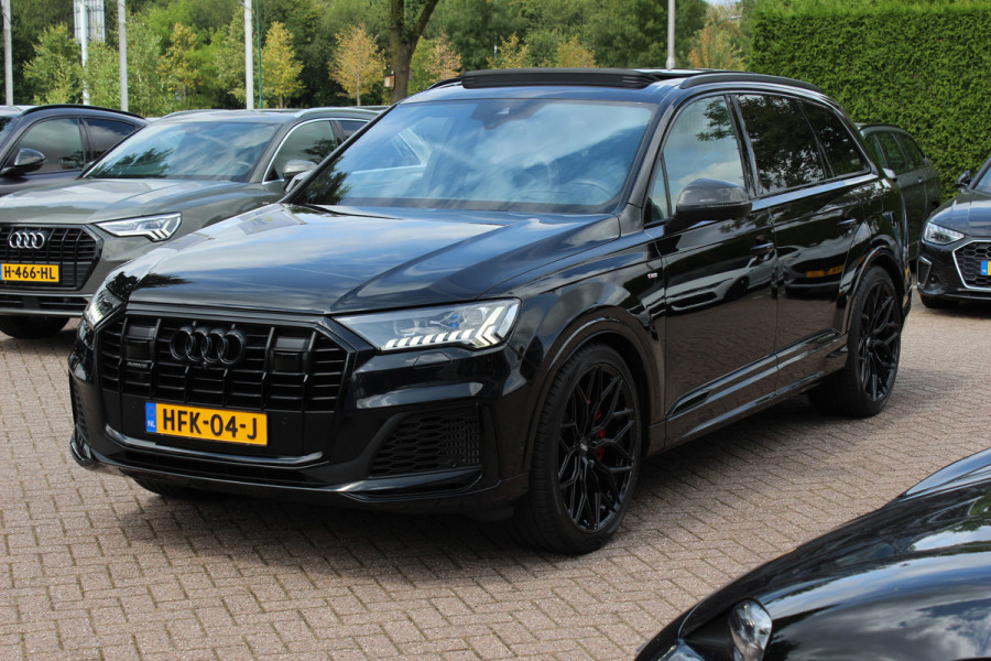 Audi Q7 60 TFSI e quattro Competition / SoH 91,5% / Trekhaak / Panoramadak / 360Camera / Head-up / Softclose / Luchtvering / 22'' / Keyless / Matrix LED / Carbon intr. / Stoelventilatie+Verwarming / Stuurverwarming / Bose / Dodeh