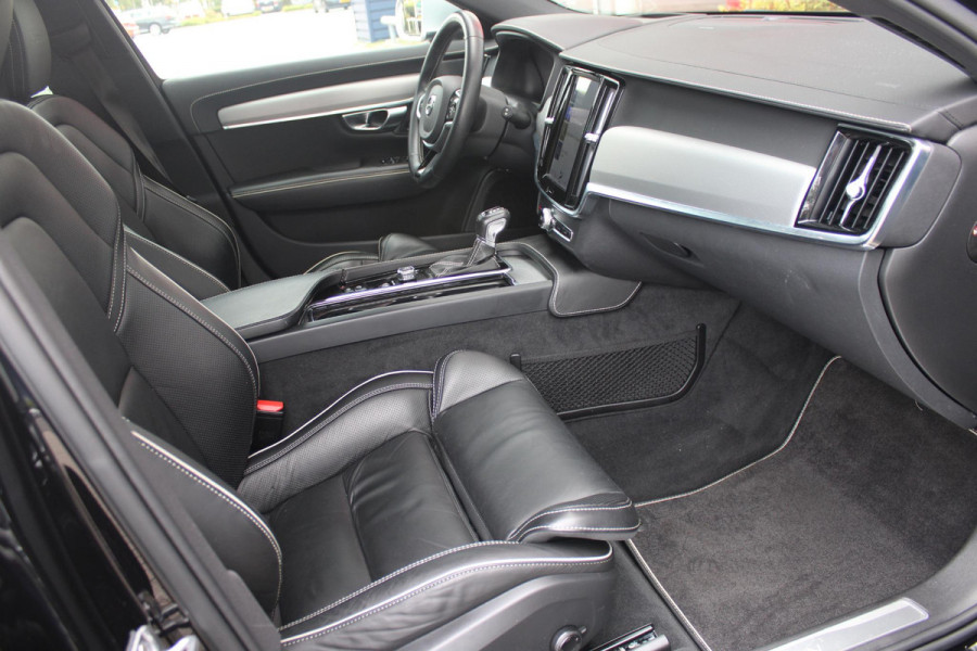 Volvo V90 2.0 T4 190PK R-Design | PANORAMISCH SCHUIF/KANTEL DAK | HARMAN KARDON PREMIUM AUDIO | ELEKTRSICHE VOORSTOELEN MET GEHEUGEN FUNCTIE | STOEL/STUUR VERWARMING | ACHTERBANK VERWARMING | HEAD-UP DISPLAY | MISTLAMPEN VOOR | KEYLESS ENTRY / START | APPLE CARPLAY | ADROID AUTO | ELEKTRISCH BEDIENBARE ACHTERKLEP | ACHTERUITRIJCAMERA | STANDKACHEL |