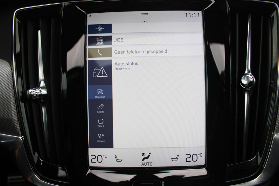 Volvo V90 2.0 T4 190PK R-Design | PANORAMISCH SCHUIF/KANTEL DAK | HARMAN KARDON PREMIUM AUDIO | ELEKTRSICHE VOORSTOELEN MET GEHEUGEN FUNCTIE | STOEL/STUUR VERWARMING | ACHTERBANK VERWARMING | HEAD-UP DISPLAY | MISTLAMPEN VOOR | KEYLESS ENTRY / START | APPLE CARPLAY | ADROID AUTO | ELEKTRISCH BEDIENBARE ACHTERKLEP | ACHTERUITRIJCAMERA | STANDKACHEL |